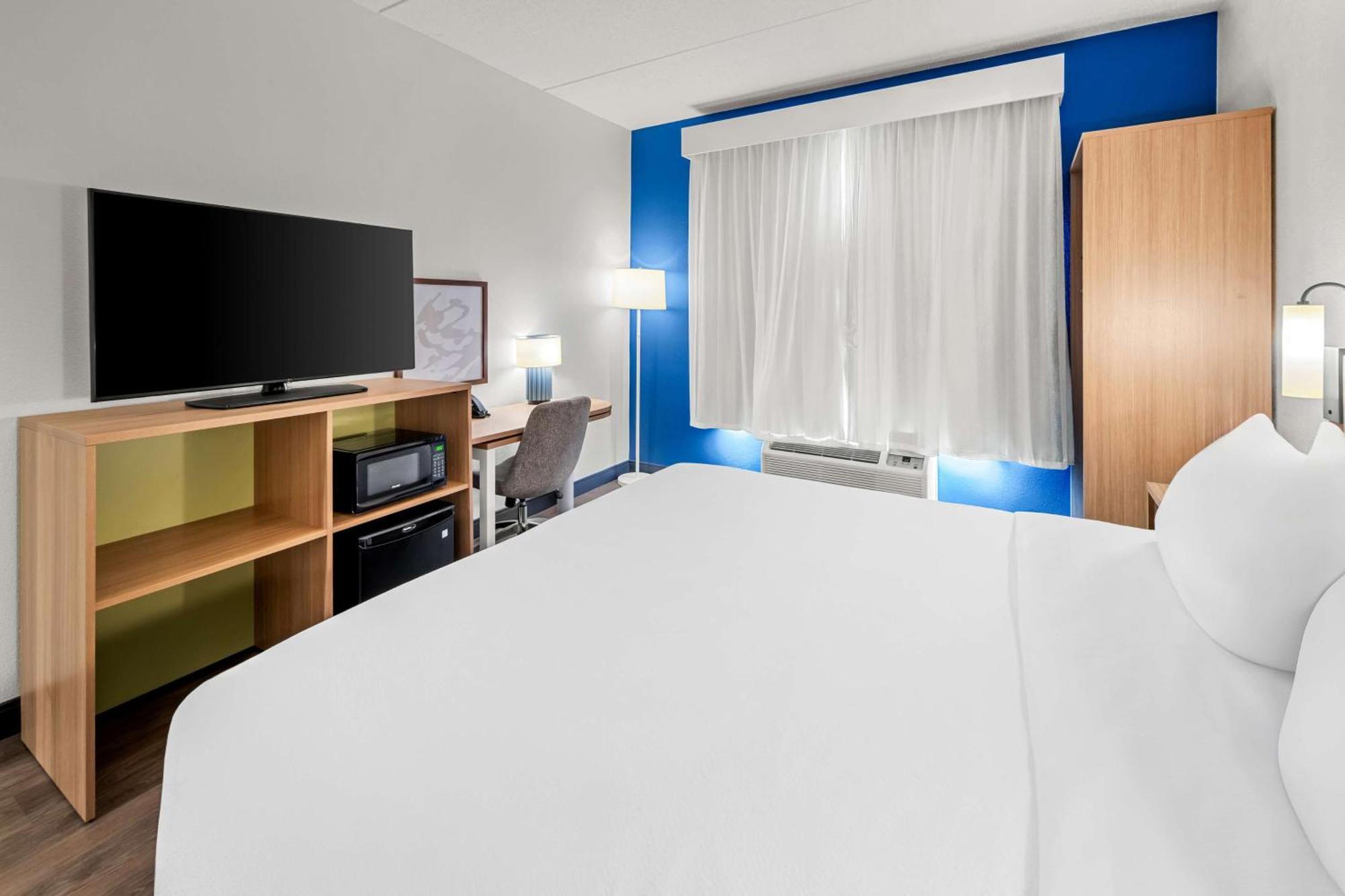 Spark By Hilton Woodbridge Ngoại thất bức ảnh
