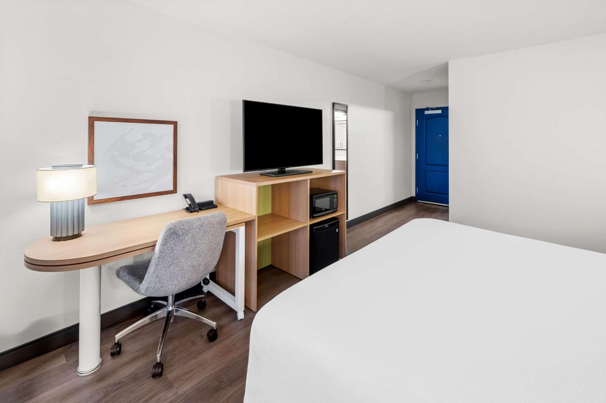 Spark By Hilton Woodbridge Ngoại thất bức ảnh