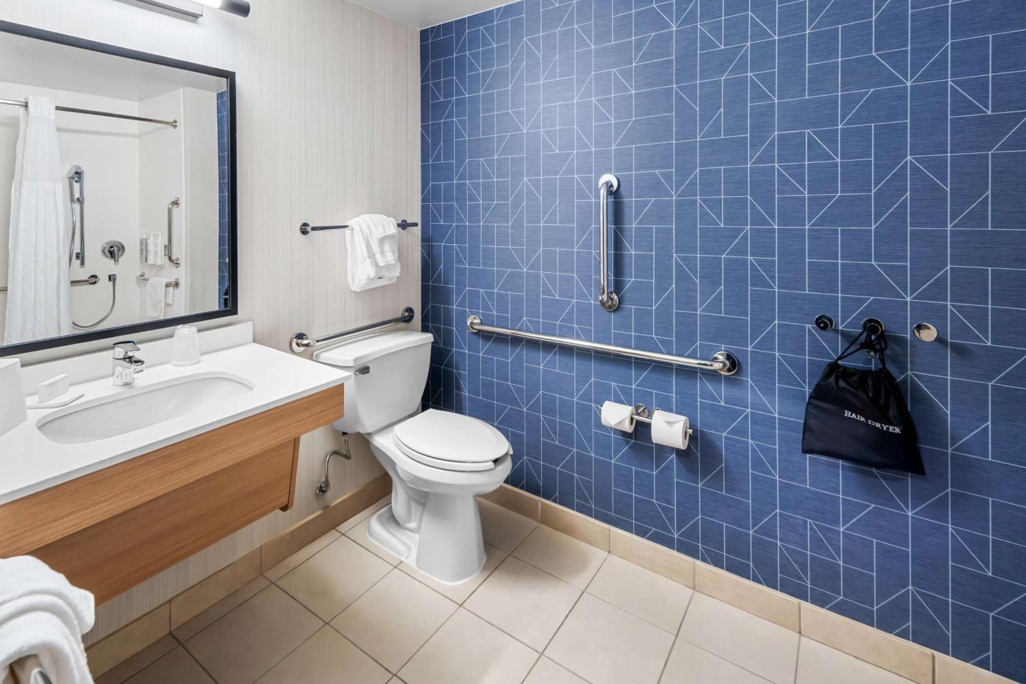 Spark By Hilton Woodbridge Ngoại thất bức ảnh
