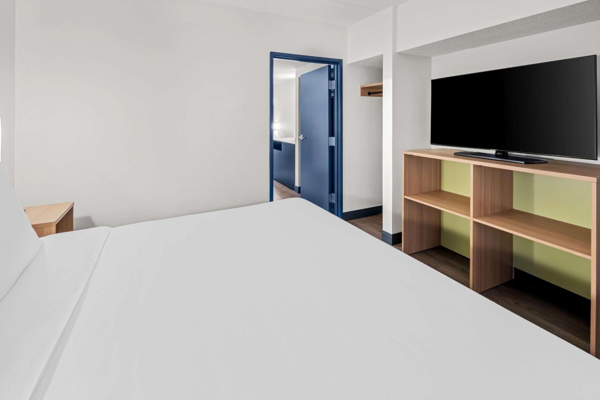 Spark By Hilton Woodbridge Ngoại thất bức ảnh