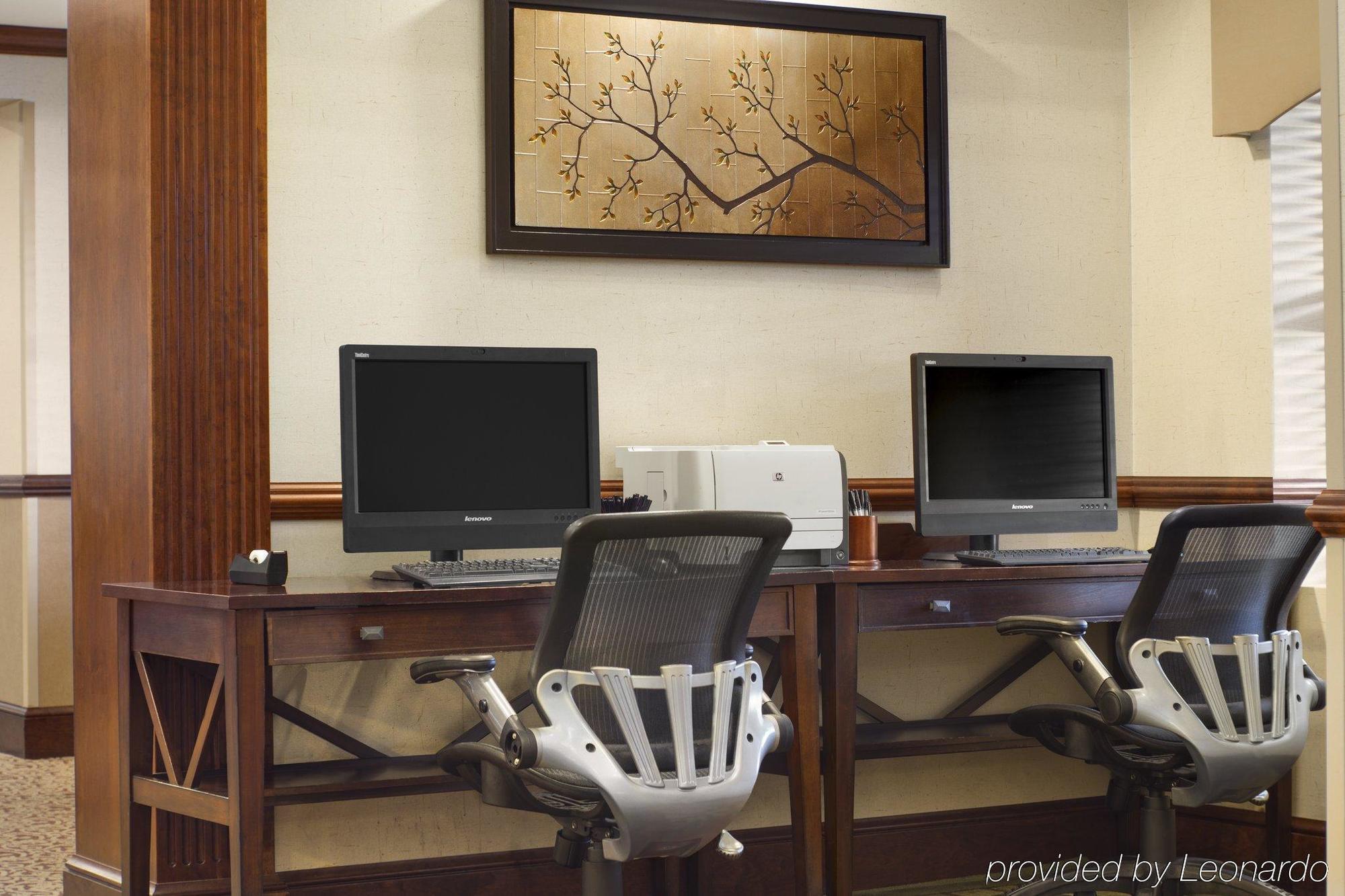 Spark By Hilton Woodbridge Ngoại thất bức ảnh