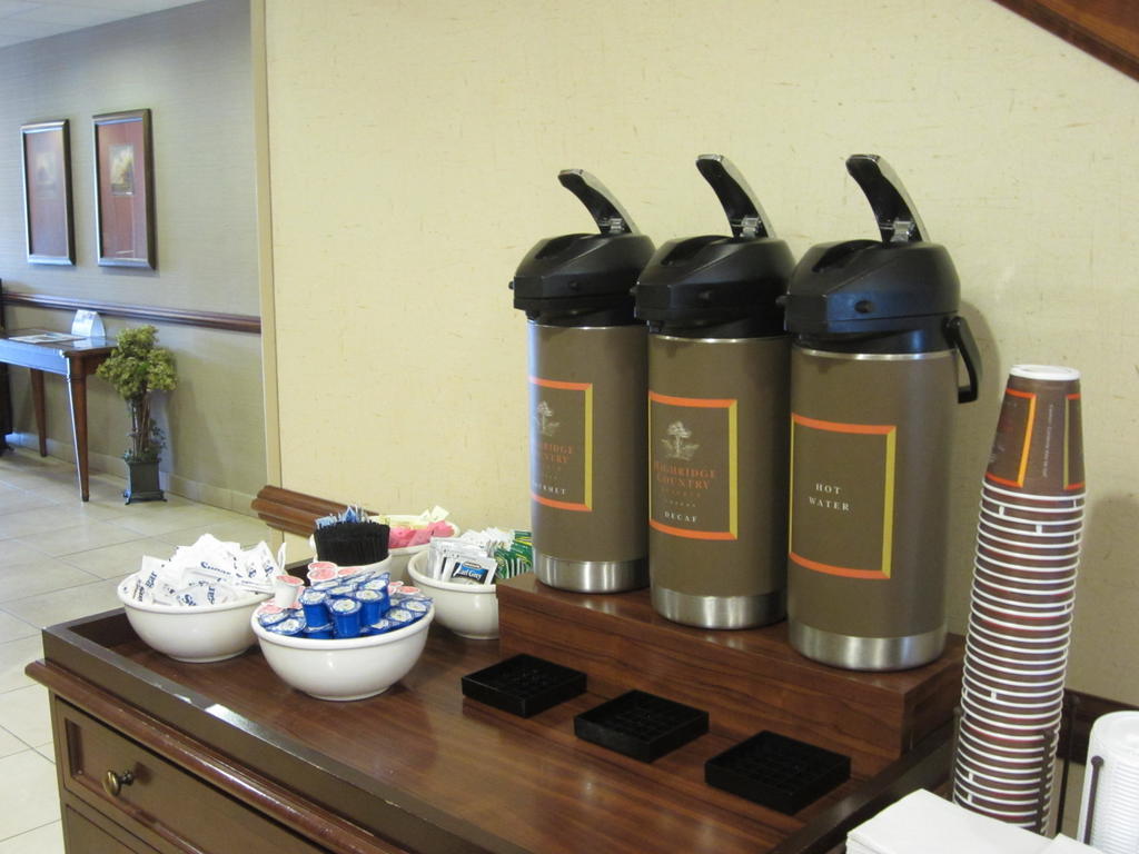 Spark By Hilton Woodbridge Ngoại thất bức ảnh