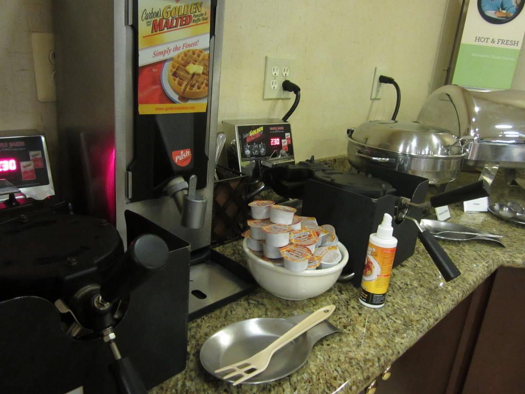 Spark By Hilton Woodbridge Ngoại thất bức ảnh
