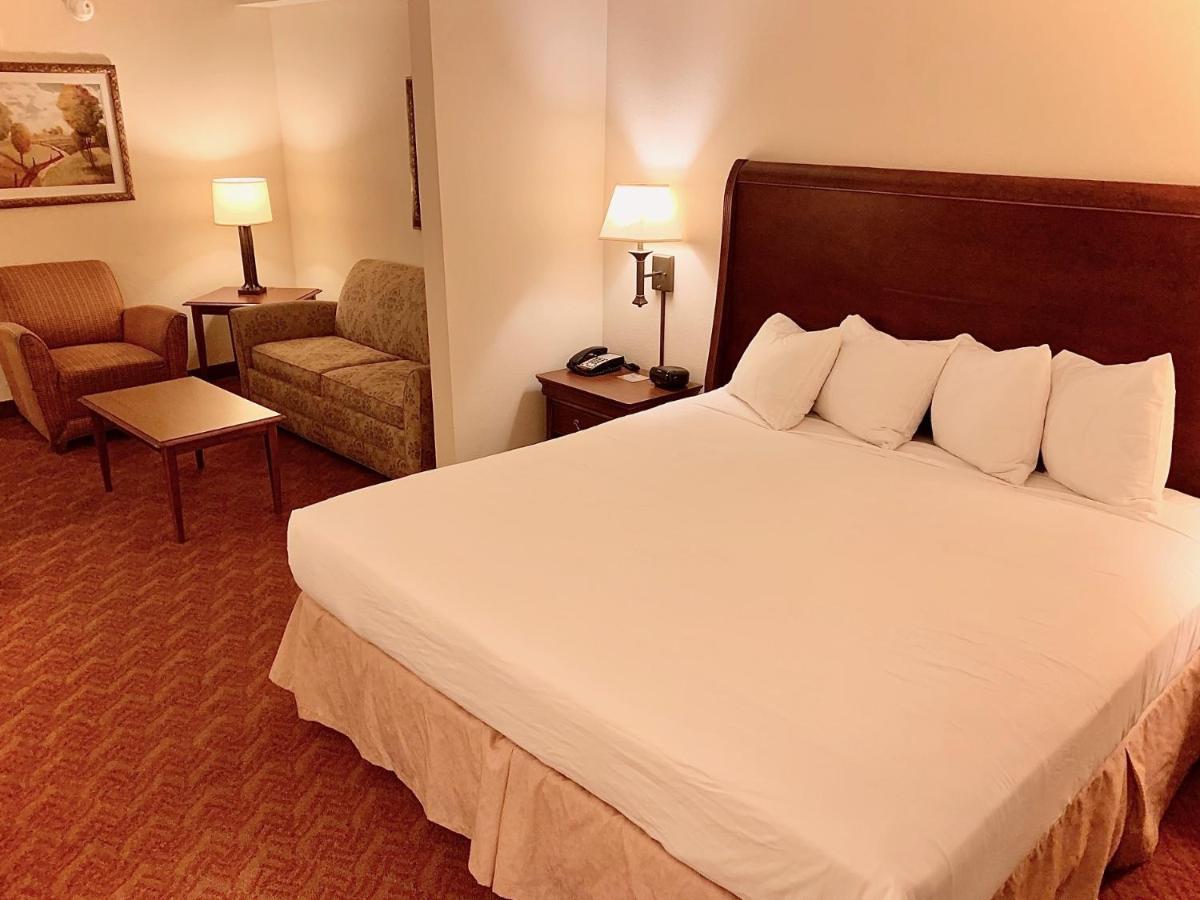 Spark By Hilton Woodbridge Ngoại thất bức ảnh